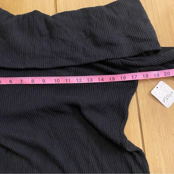 Free People Black Off-Shoulder Soft New Medium Long Sleeve Cozy Sweater - Picture 8 of 12
